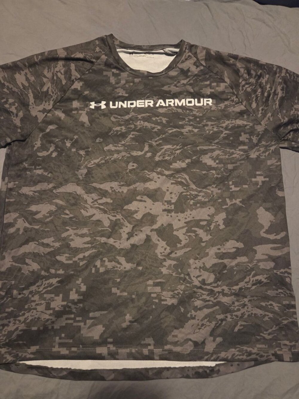 Under Armour Camo XL Men's Shirt